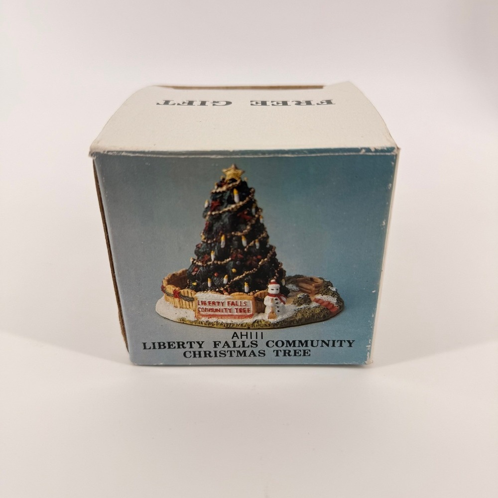 Liberty Falls AH111 Christmas Tree 1995 Americana Village w/ Box